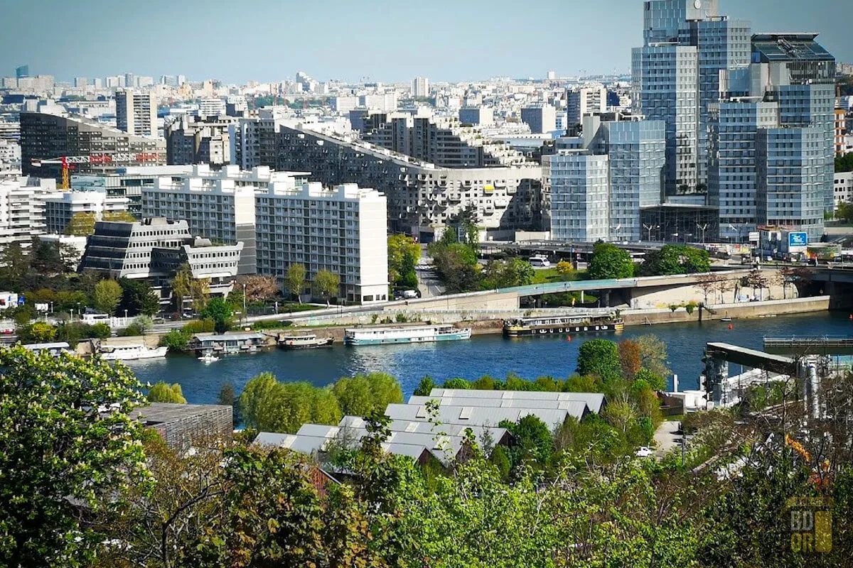 Bords de Seine et immeubles de bureaux à Boulogne-Billancourt